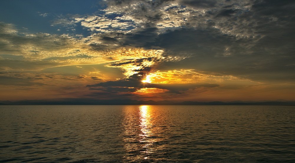Закат на Байкале. Мыс ХАКУСЫ