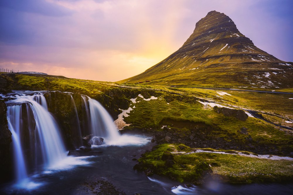 Beautiful sunset over the famous mountain Kirkjufell