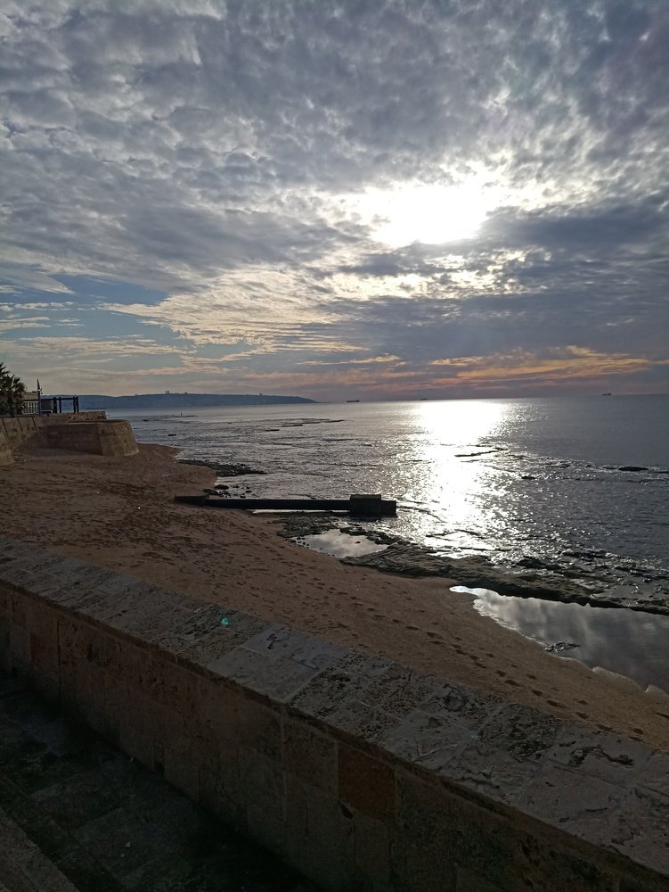 закат над морем