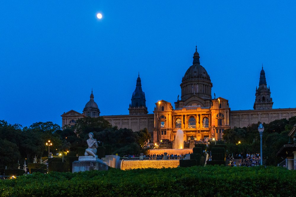 Барселона ночью