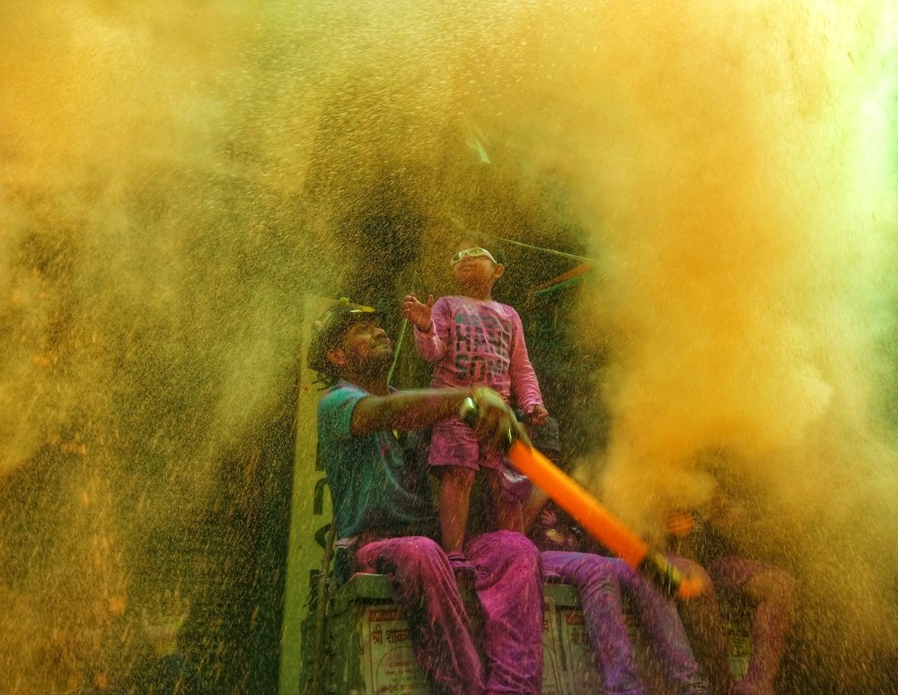 Colour of Bond and Joy