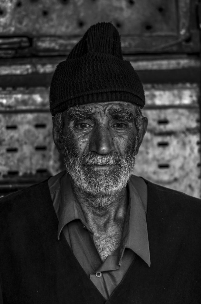 two eyes with thousands of words