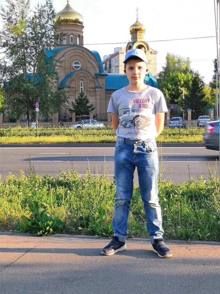 Даня 11 лет.