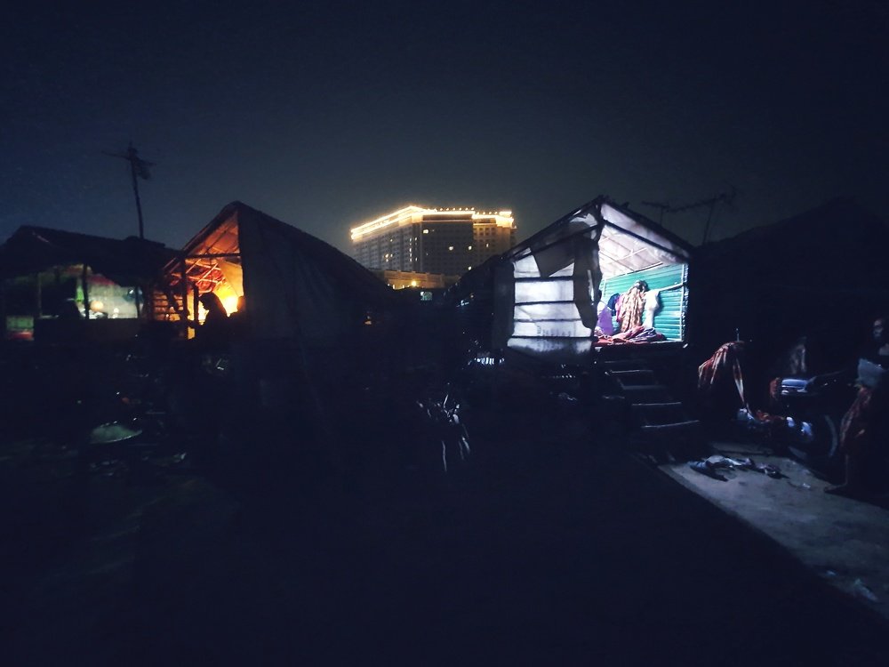 5 Stars Hotel Between The Poor House!