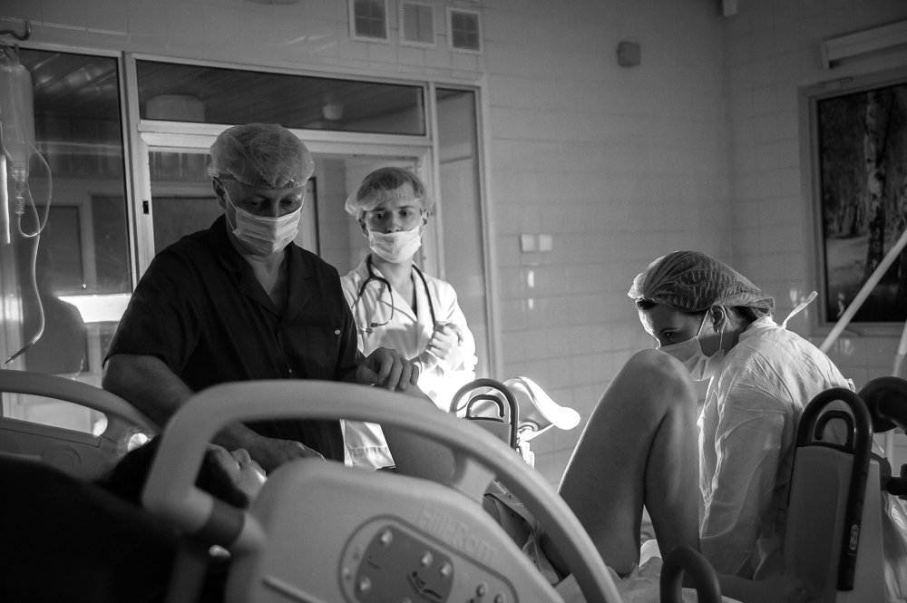 доктор, акушерка, неонатолог, мама