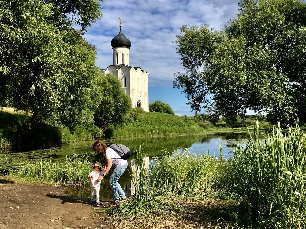 Mom, we're being filmed!/МАМА,нас снимают!