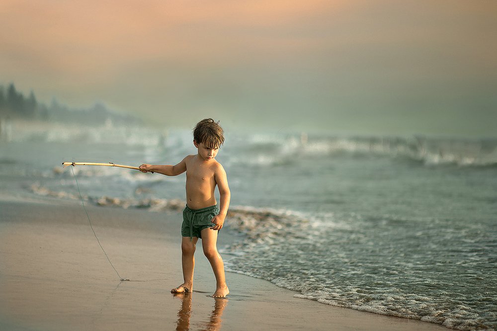 Мальчик и море