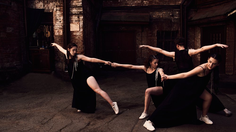 танцующие модели