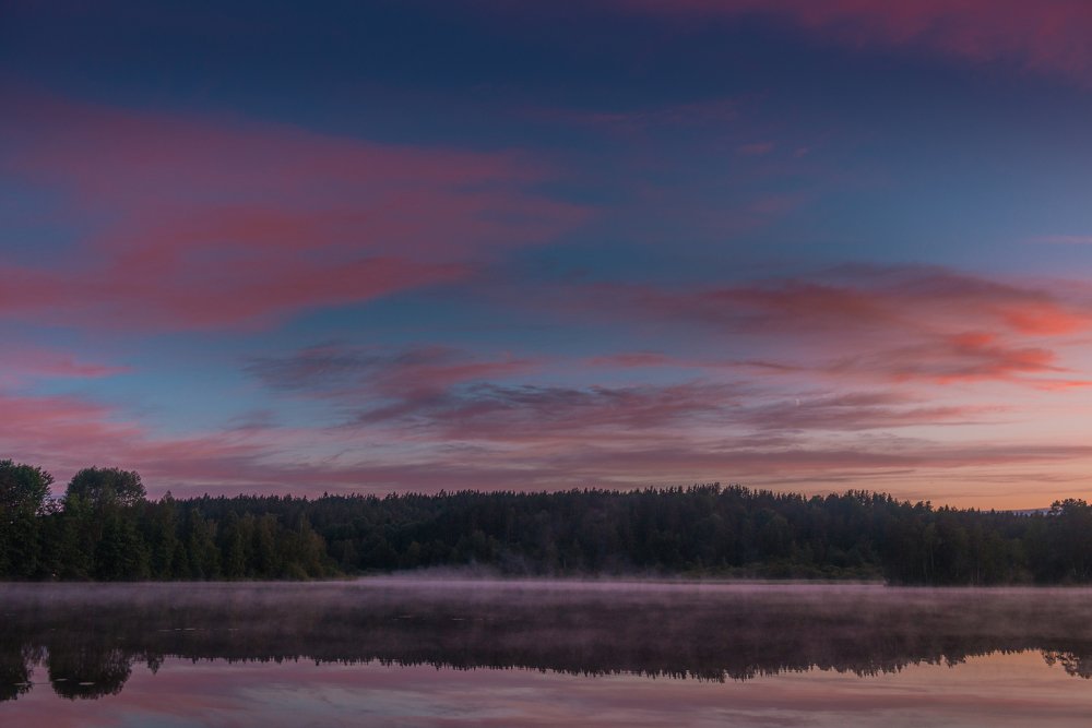 Закат над небольшим озерцом