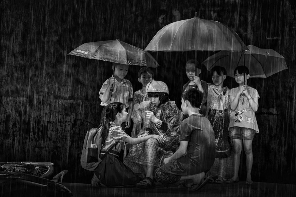 Câu chuyện bên đường