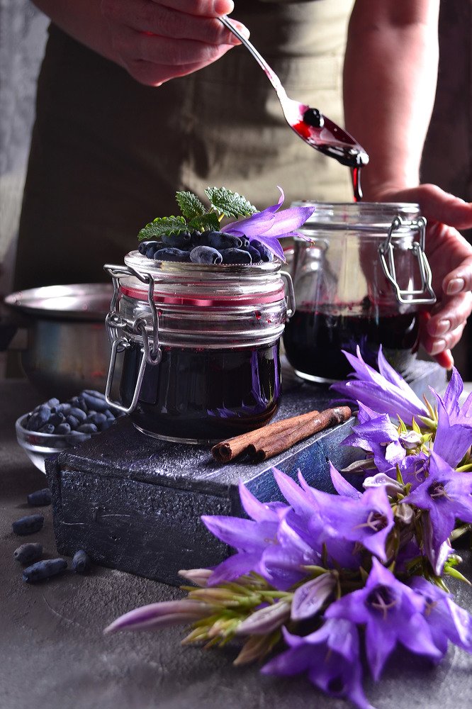 Варенье из жимолости.