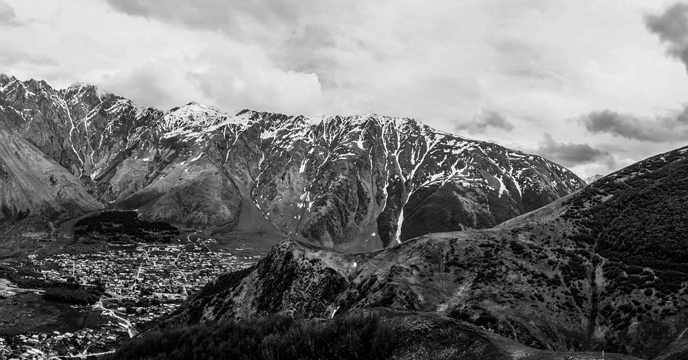 Черно-белый пейзаж