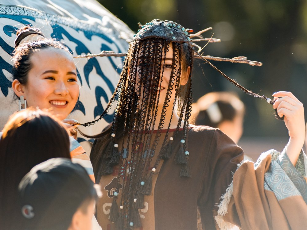 Модель в стиле этно