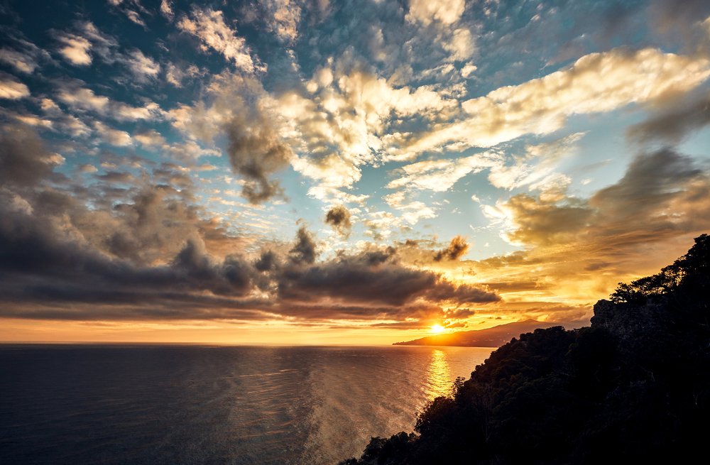 Закат над Ялтой