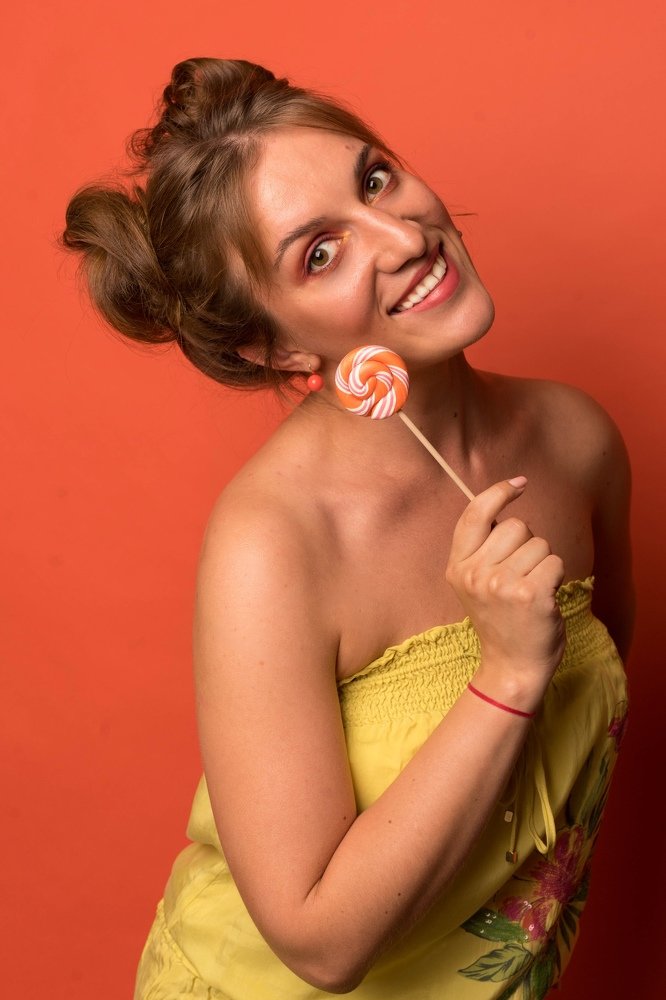 Жёлтый комбинезончик