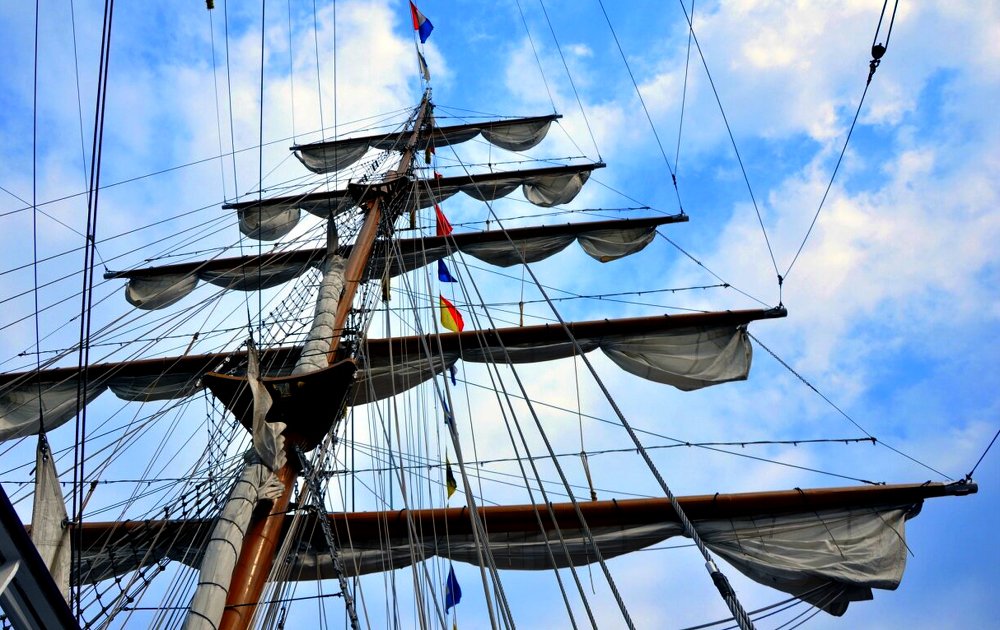 Когда убраны паруса