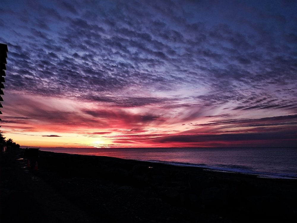 Море и девушка