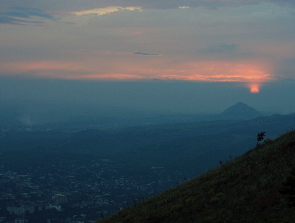 Закат на горе Машук