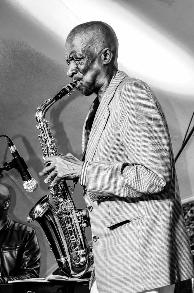 Musician_Playing_Saxophone