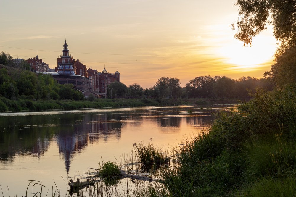 Рассвет над рекой