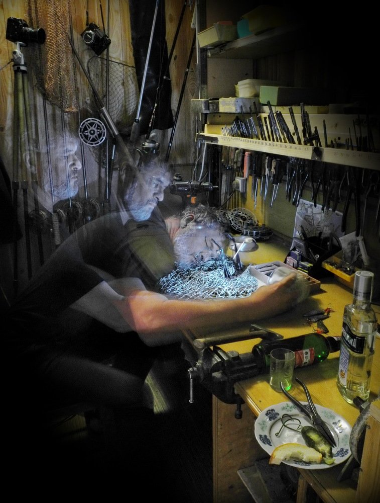 Уснул за работой.