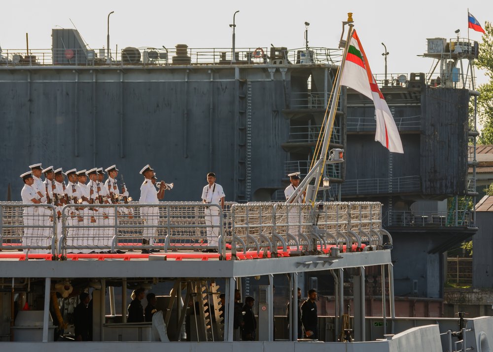 В Петербурге 08.00.