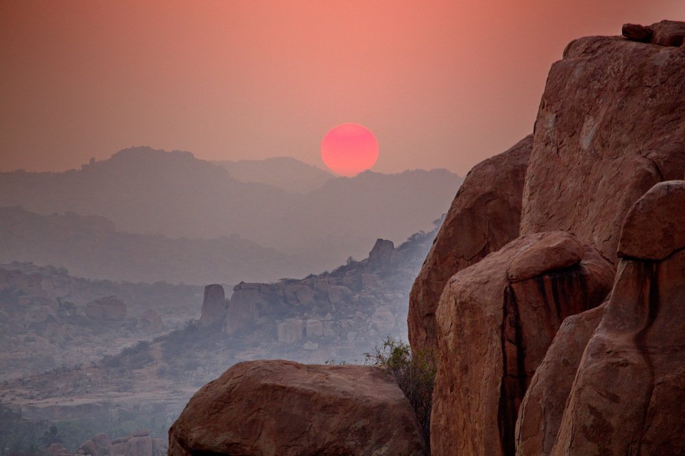 НАГРЕТЫЕ КАМНИ