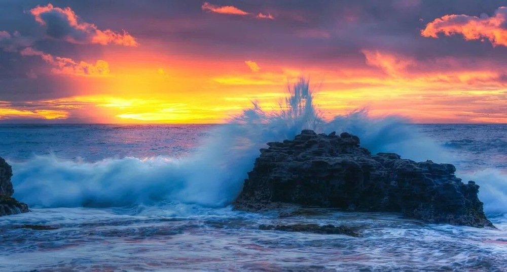 Sunrise at Sandy's Beach