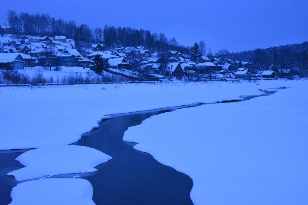 Голубое зимнее утро