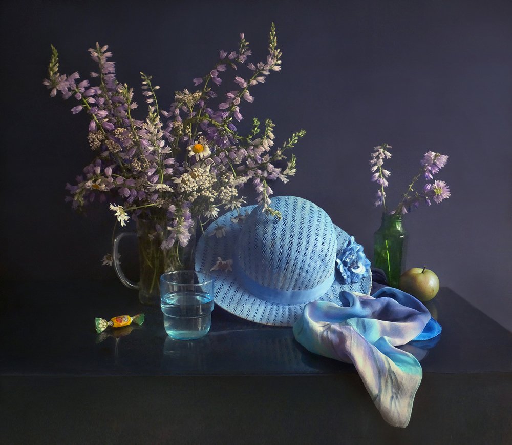 Голубая шляпа и колокольчики