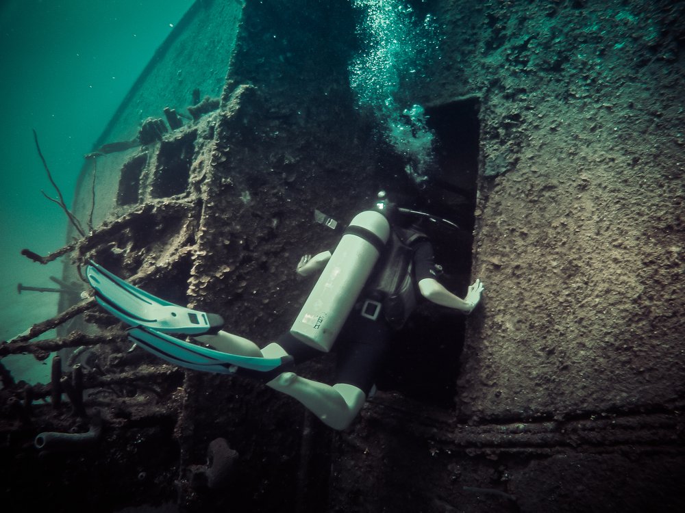 Exploring the Aguila Wreck