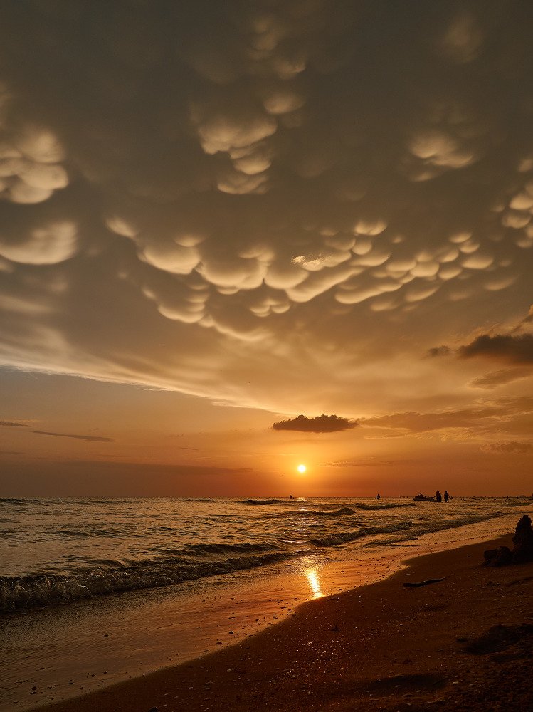 Небо и море