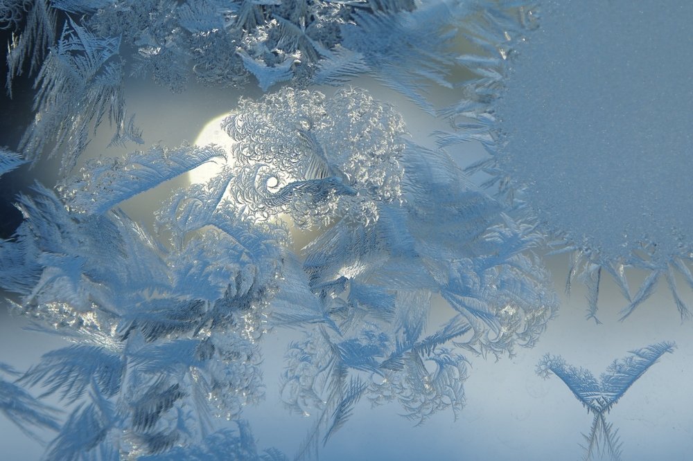 Мороз рисует