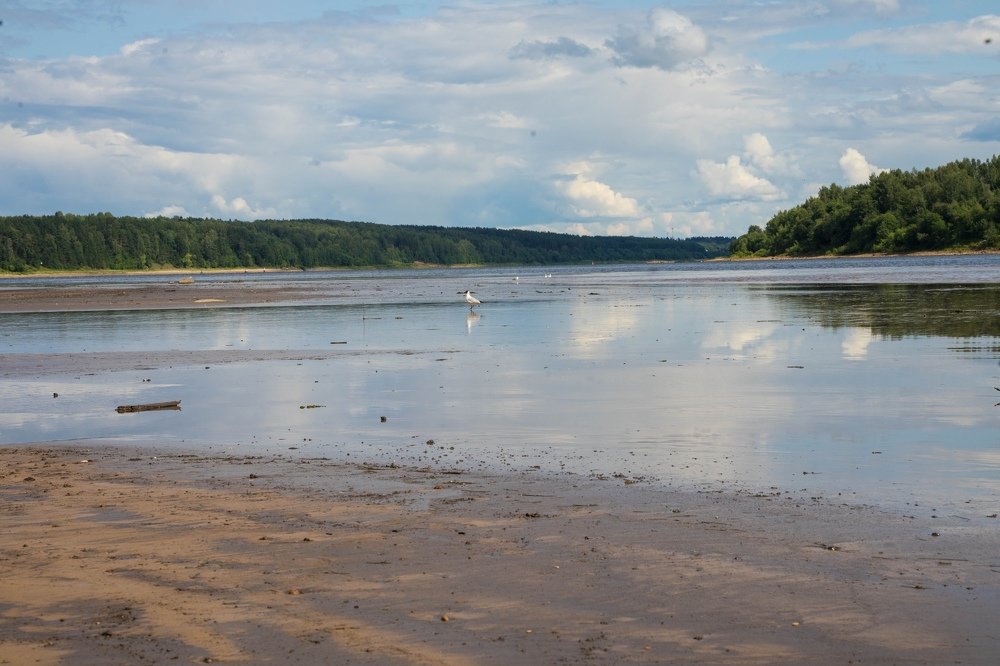 Отражение неба в реке