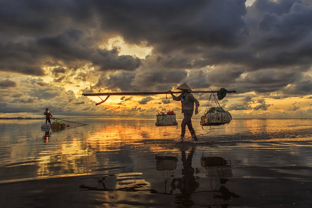 Sunrise of Thai Binh sea