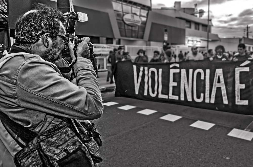 Em busca da primeira página