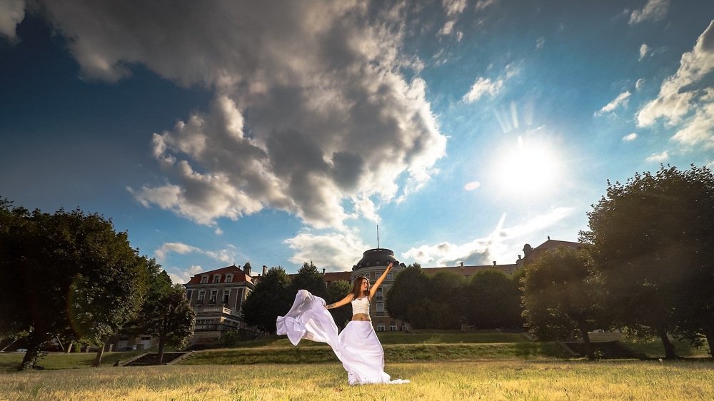 Dance in the shadows