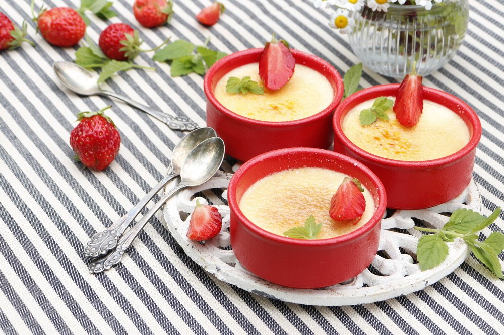 Крем брюле с клубникой