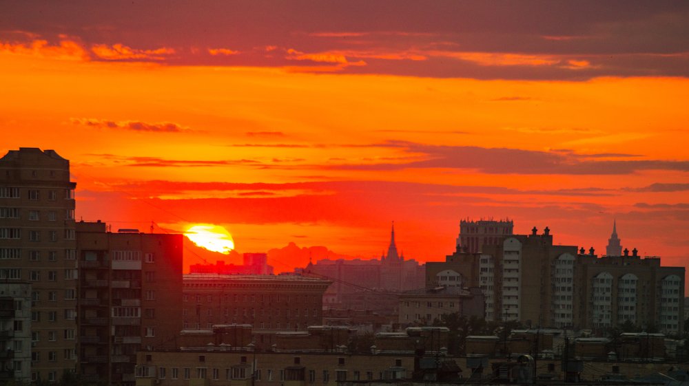 закат в городе