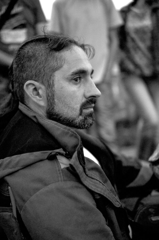 Мужчина задумчивый