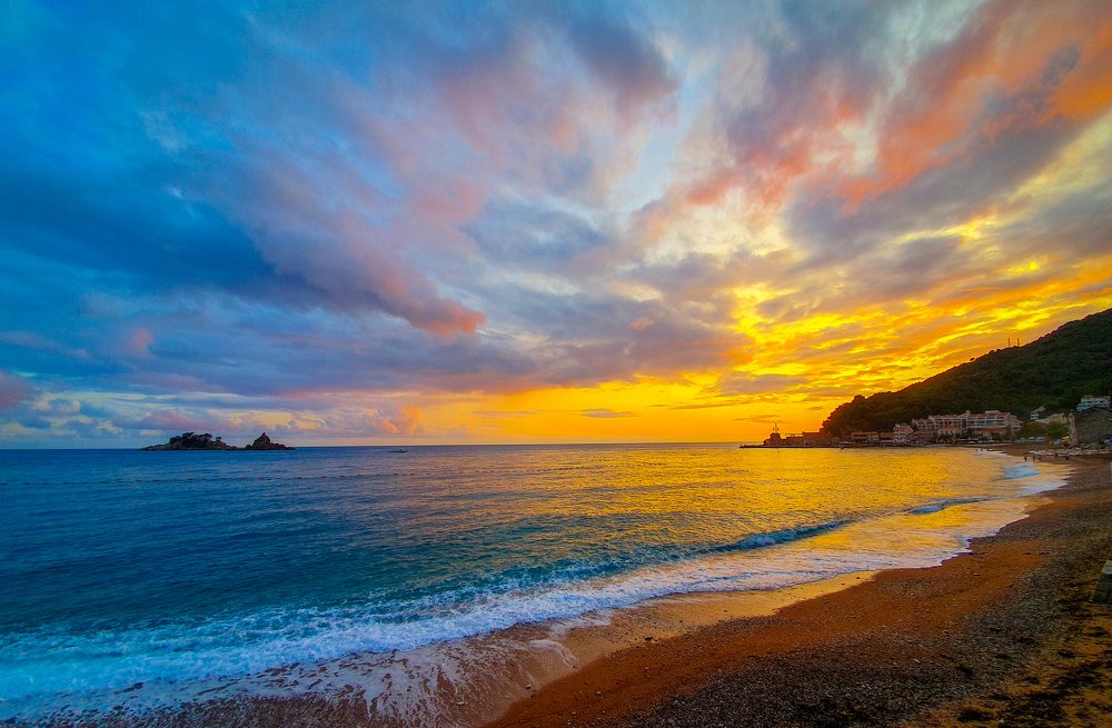 Закат в Черногории