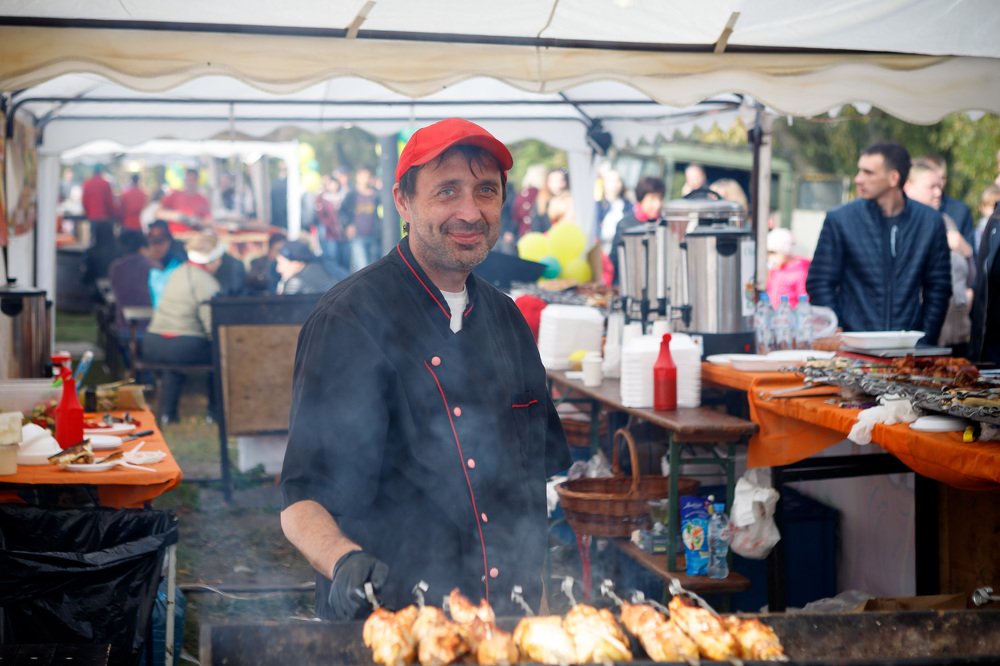 Кому шашлычка?