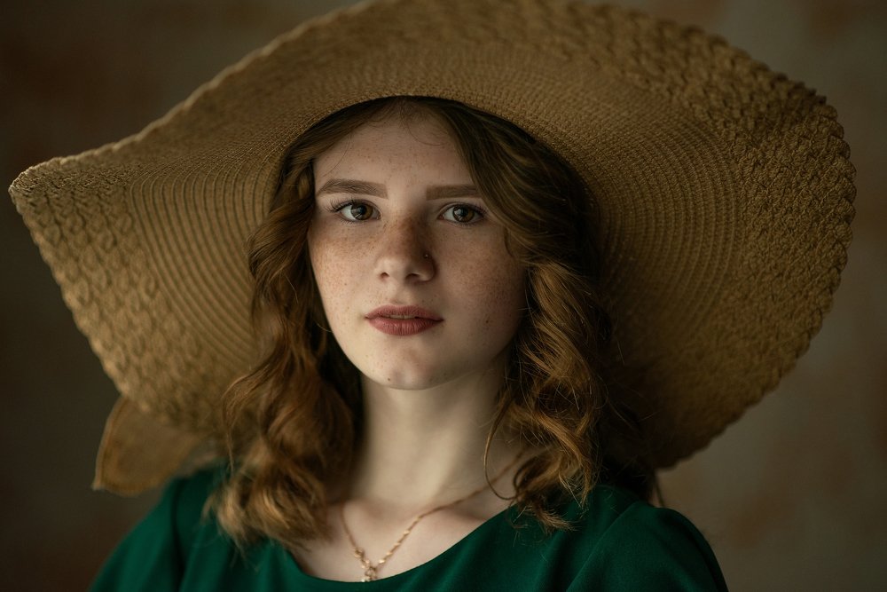 Девушка в шляпке