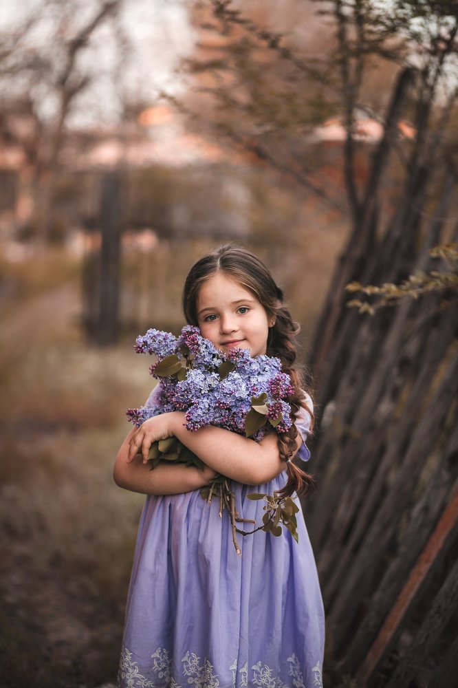 Обнимая май