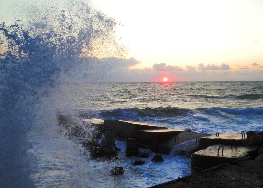 Уходит день