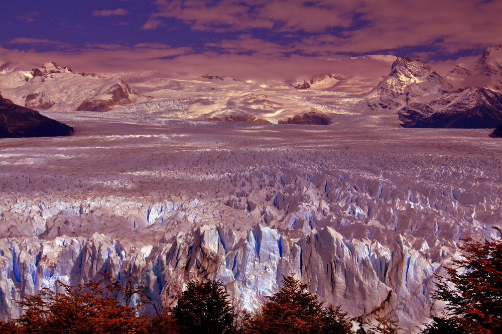 atardecer sobre perito moreno