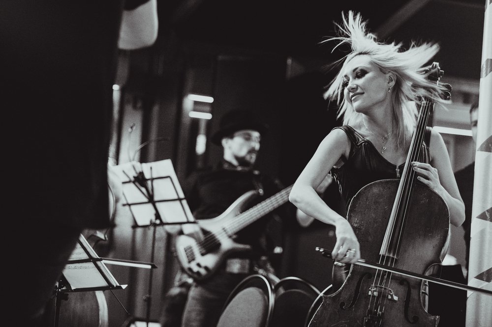 Виолончелистка