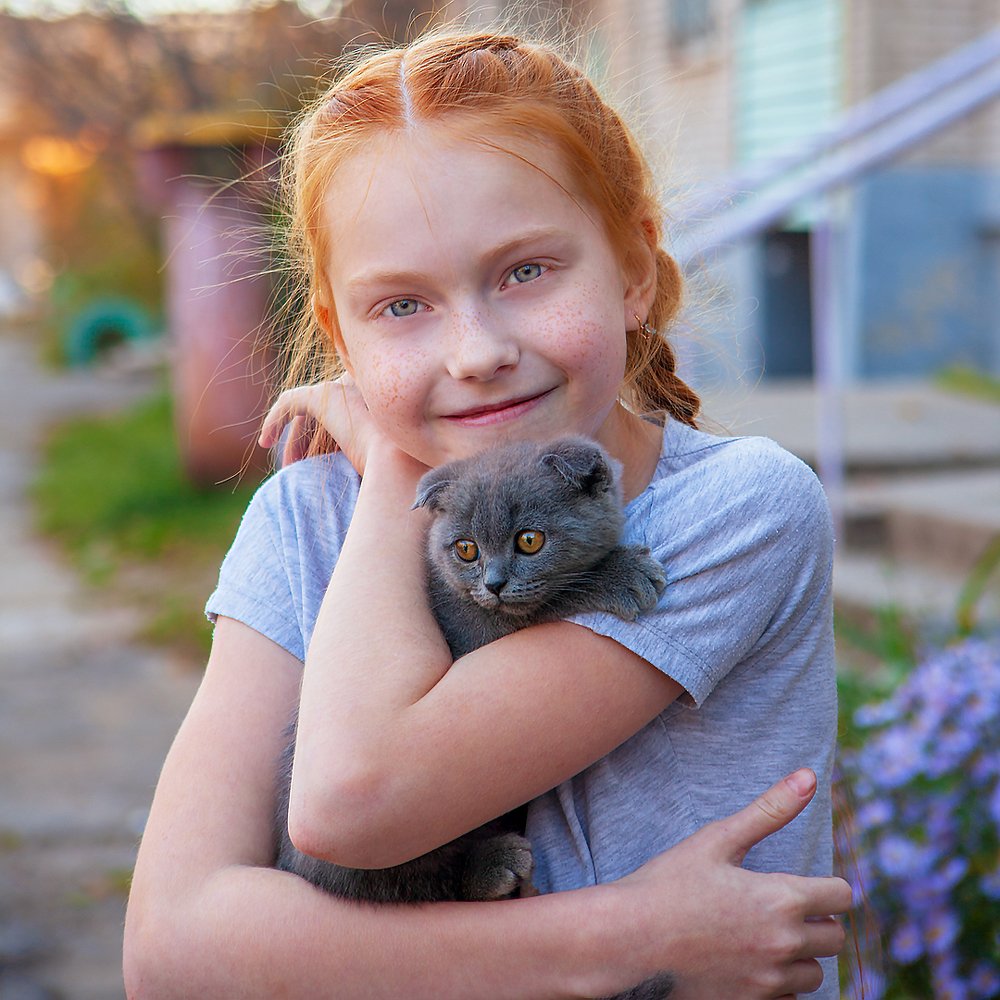 Моя замечательная дочка с котёнком..