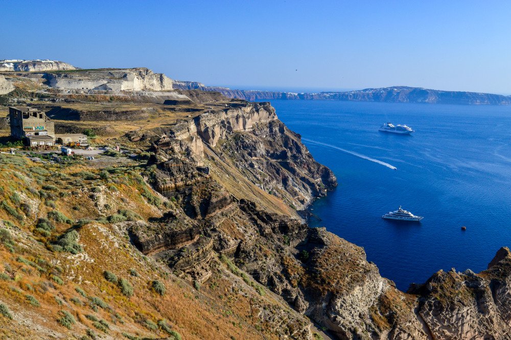 На бывшем вулкане (о. Санторини)