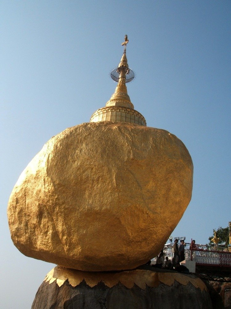 Золотой камень